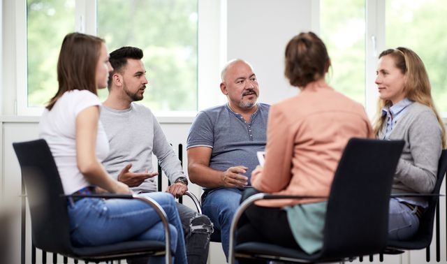 Gruppentherapeutische Sitzung in der Psychosomatik